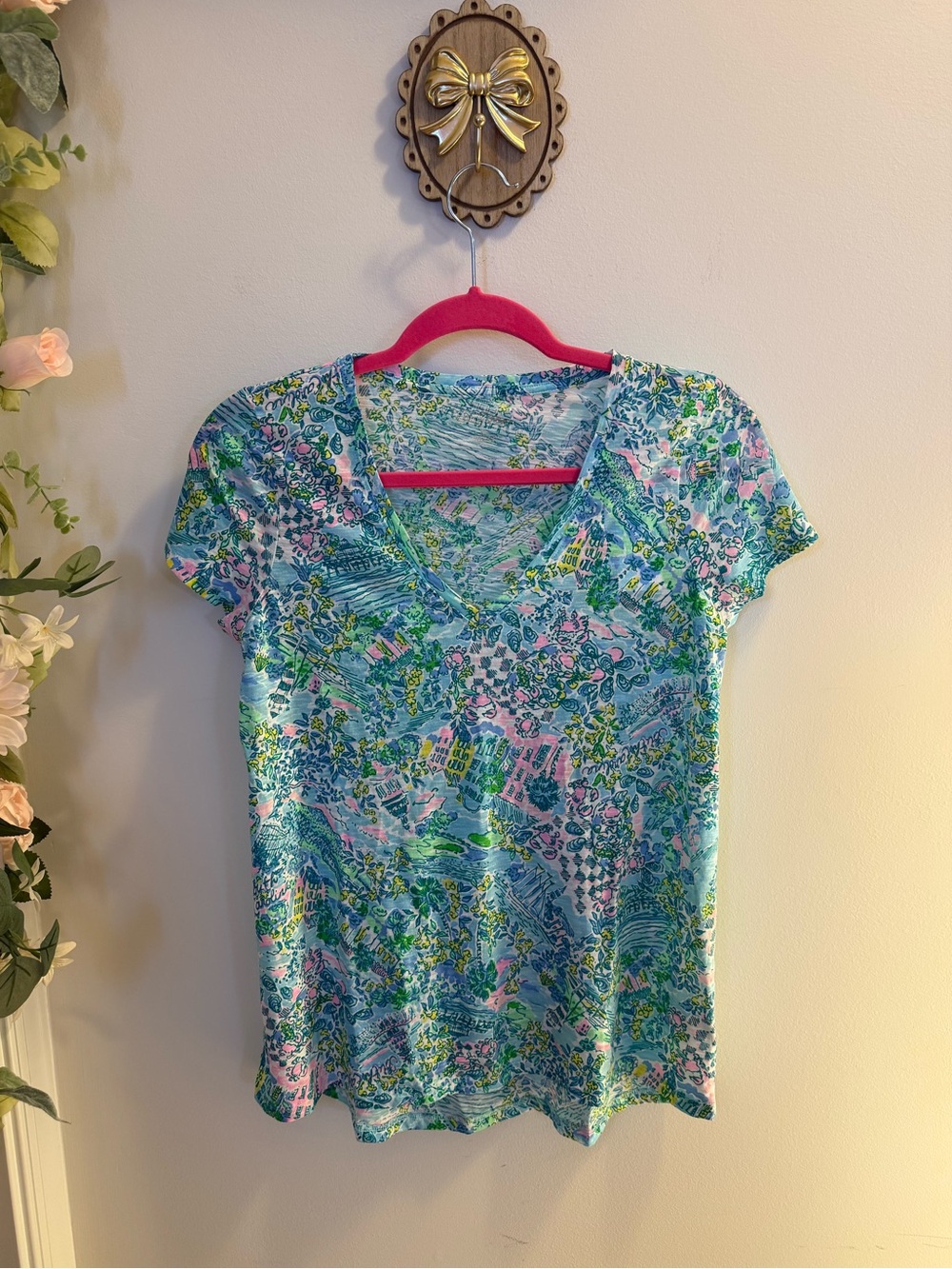 NWT Lilly Pulitzer Etta V-Neck in “Surf Blue Lilly Love South Carolina” - XS